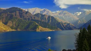 新疆天山天池图片风景壁纸_11