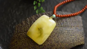 蜜蜡吊坠图片_3