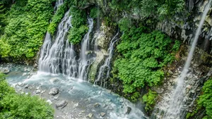 幽静的山涧溪流瀑布图片_10