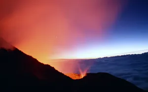 火山喷发的壮丽景观壁纸_9
