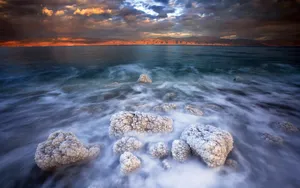 死海和盐湖的奇妙美景壁纸_4
