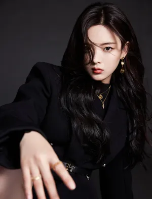杨超越摩登魅力性感写真图片_2