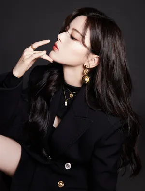 杨超越摩登魅力性感写真图片_3