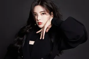 杨超越摩登魅力性感写真图片_5