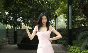 孙千粉色短裙娇俏性感写真_4