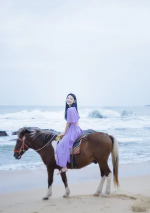 章若楠紫裙甜美可人写真图片_5