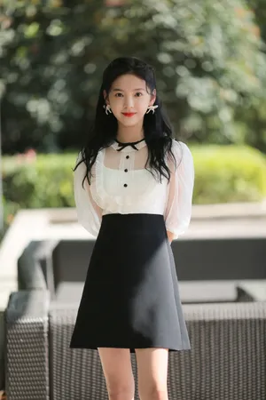 章若楠清新甜美写真图片_5