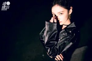 赵粤暗夜皮衣造型性感写真图片_7