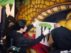 王一博黑色运动风造型酷飒帅气写真_4