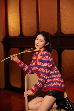 韩丹桐温柔优雅生日写真图片_1