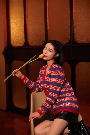 韩丹桐温柔优雅生日写真图片_4
