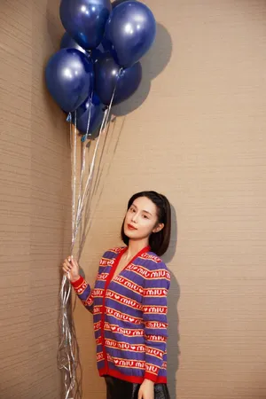 韩丹桐温柔优雅生日写真图片_5