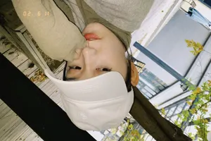 蒋依依鸭舌帽简约私服街拍图片_3