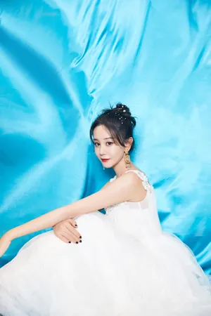 海陆白色纱裙性感写真图片