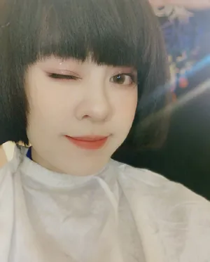 郁可唯短发wink俏皮可爱自拍图片_2