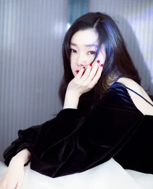 宋轶黑白搭配性感写真图片_2