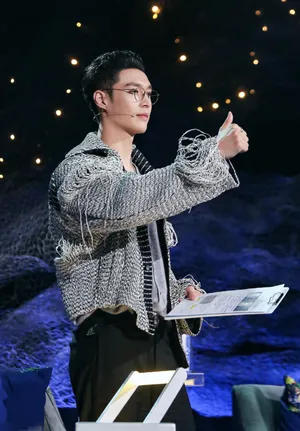 张艺兴舞蹈风暴帅气图片_3