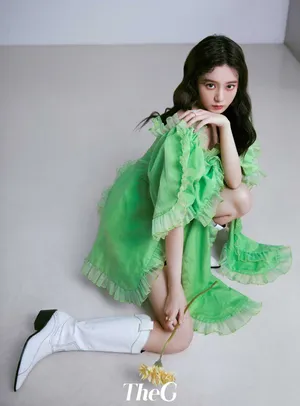徐艺洋最新时尚杂志写真图片