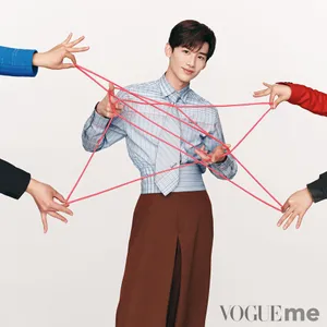 白敬亭帅气童趣写真图片_5