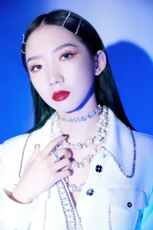孟美岐青果妆造型酷飒写真图片_7