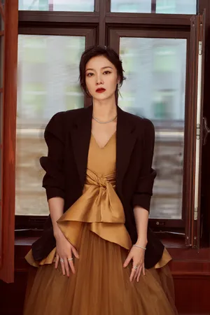 齐溪优雅美艳写真图片_4