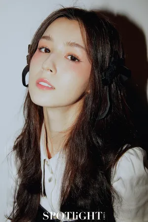 哈妮克孜蓝发性感靓丽写真图片_6