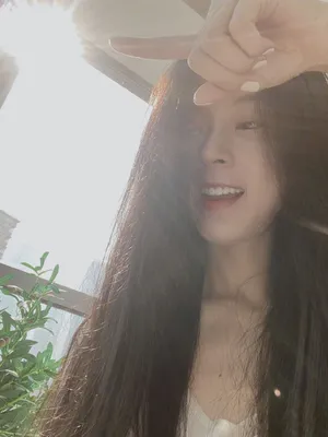 陈瑶素颜早起自拍照图片_1