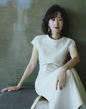 刘敏涛白裙性感温婉写真图片_3