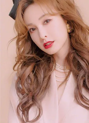 吴昕粉色睡衣慵懒迷人写真图片_3