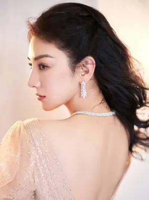 黄奕裸色闪片长裙美艳动人写真图片_4