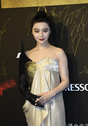 范冰冰黑金礼服造型美艳现场照图片_9