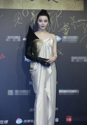 范冰冰黑金礼服造型美艳现场照图片_10