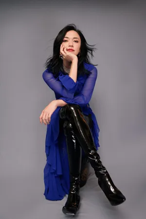 姚晨紫色透视长裙性感写真_7