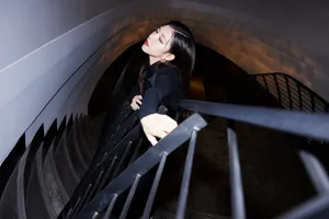 宋妍霏小蛮腰性感酷飒写真图片_3