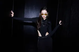 宋妍霏小蛮腰性感酷飒写真图片_11