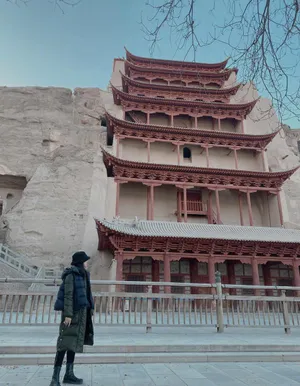 董璇敦煌拍戏杀青晒休闲美照图片_5