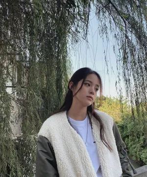 欧阳娜娜元气休闲私服照图片