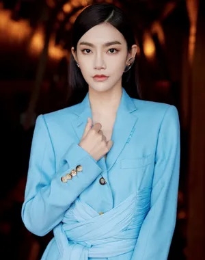 曾可妮刘令姿明艳动人写真图片