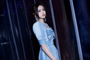 金子涵蝴蝶结裙性感写真图片_2
