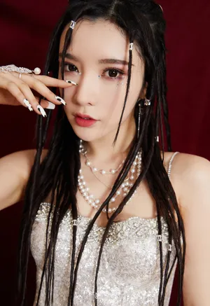戴燕妮脏辫皮裤性感写真图片_5