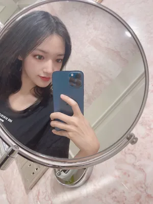 程潇清新私服自拍照图片