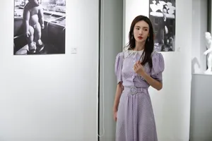金晨清新紫色系综艺剧照图片_3
