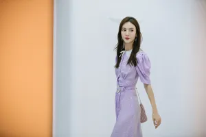 金晨清新紫色系综艺剧照图片_4