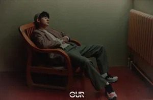 胡先煦格纹西装时尚写真图片