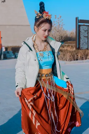 谢可寅飞天造型灵动典雅美照图片_4