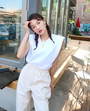 李斯羽清爽运动风写真图片
