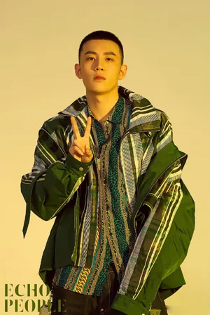 陈希郡潮男休闲装帅气图片写真