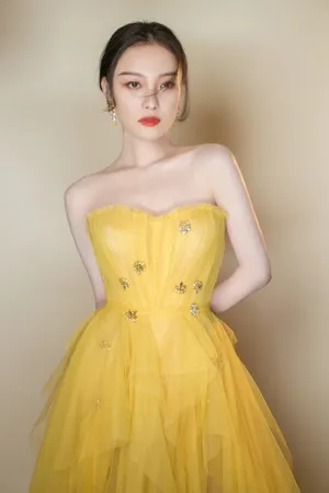 倪妮靓丽抹胸裙性感写真_8