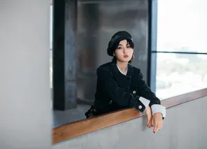 张子枫优雅时尚写真图片_9
