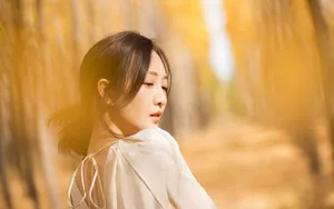 王鸥白色长裙优雅写真图片_8